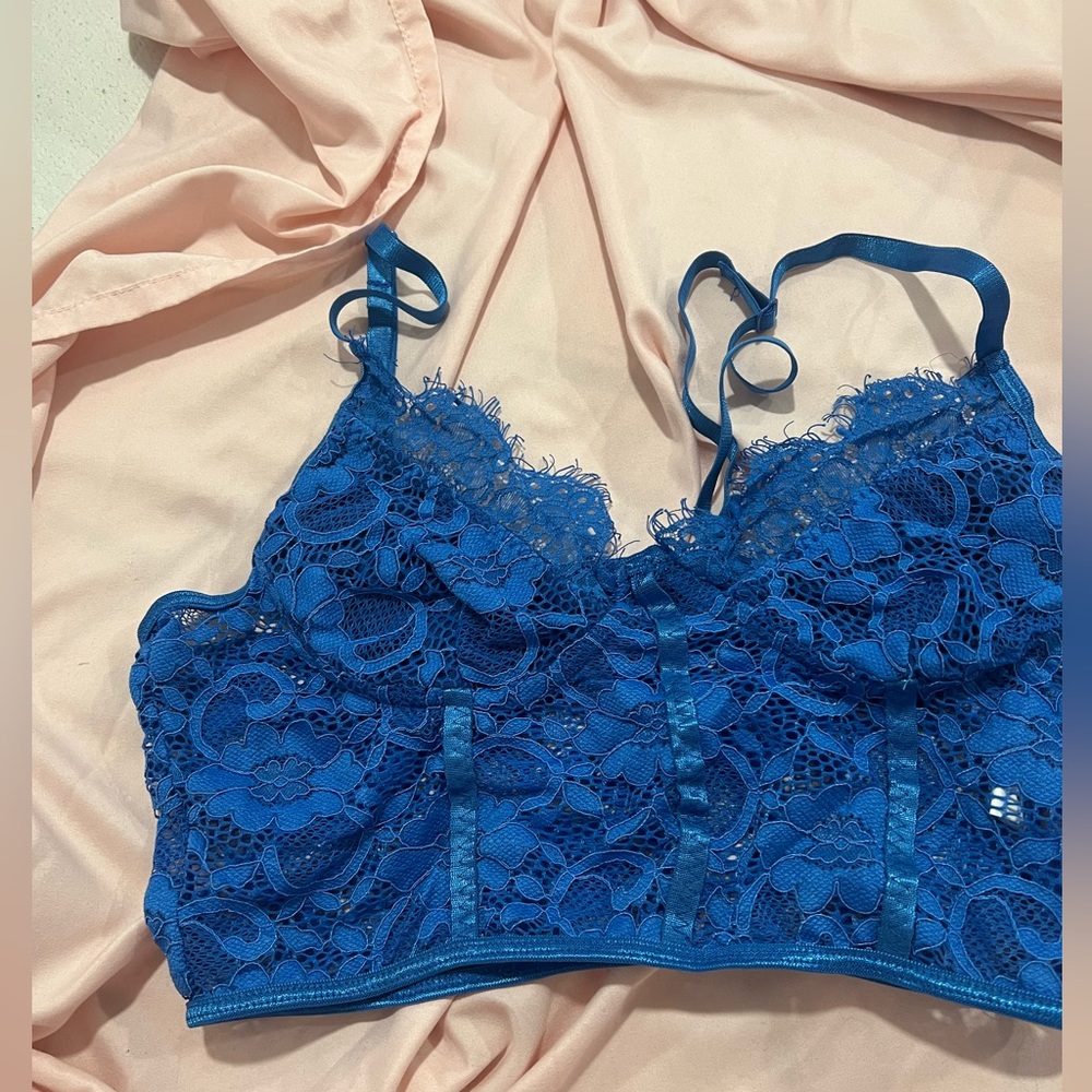 blue crop top